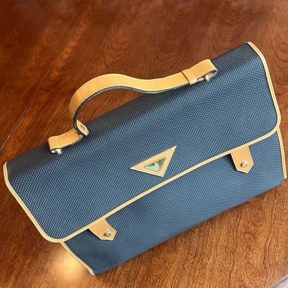 Yves Saint Laurent Business Bag. - Picture 6 of 12